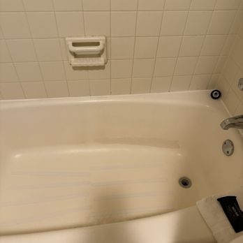 River Terrace - Peeling tub in 1st room - Resorts Near Me - Gatlinburg, Tennessee