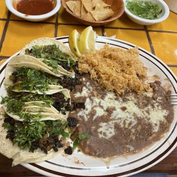 Tacos Las Salsas - 4 tacos combo lunch special (Mon-Fri) with carne asada - Mexican Near Me - Bakersfield, California Tacos Las Salsas - 4 tacos combo lunch special (Mon-Fri) with carne asada - Mexican Near Me - Bakersfield, California