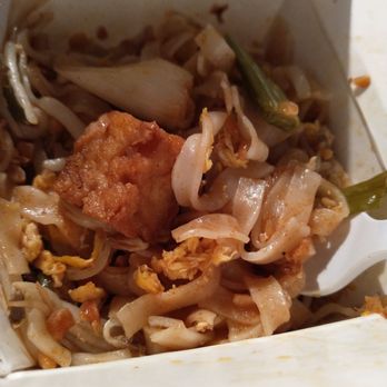 King & I - Tofu pad Thai - Thai Near Me - Milwaukee, Wisconsin