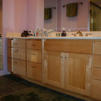 Tom Bogan Craftsman - Built-in Maple Vanity in Chapel Hill. - Cabinetry Near Me Tom Bogan Craftsman - Built-in Maple Vanity in Chapel Hill. - Cabinetry Near Me