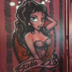 Z28 Studio de Pole Dance - The illusive studio door at the back of a hydroponics shop.