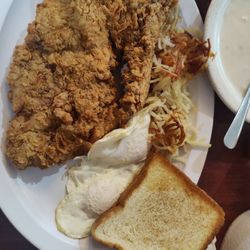 Howell's Western Cafe - Huge chicken fried steak