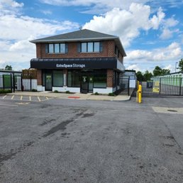 Exterior photo of Extra Space Storage - Lake Zurich, Illinois Exterior photo of Extra Space Storage - Lake Zurich, Illinois