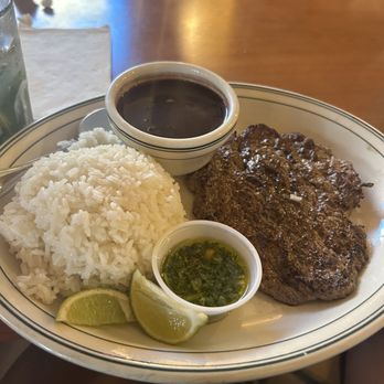 La Carreta - Bistec de palomilla - Cuban Near Me - Miami, Florida La Carreta - Bistec de palomilla - Cuban Near Me - Miami, Florida