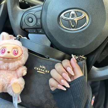 Glossi Nail Bar - Pink Pearl Nails - Nail Salons Near Me - Colma, California