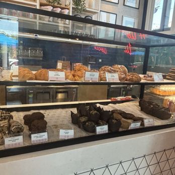 Parakeet Cafe - Del Mar - Pastry case. - Coffee & Tea Near Me - San Diego, California Parakeet Cafe - Del Mar - Pastry case. - Coffee & Tea Near Me - San Diego, California