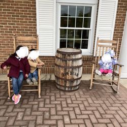Bulitt County Welcome Center - Rocking chairs outside