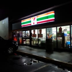 7-Eleven - The facade from the private parking lot