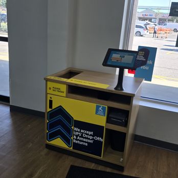 The UPS Store - kiosk - Shipping Centers Near Me - Hackensack, New Jersey The UPS Store - kiosk - Shipping Centers Near Me - Hackensack, New Jersey