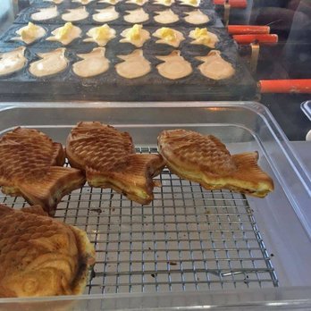 PAT Central Market - Hot, freshly made taiyaki - International Grocery Near Me - Toronto, Ontario PAT Central Market - Hot, freshly made taiyaki - International Grocery Near Me - Toronto, Ontario