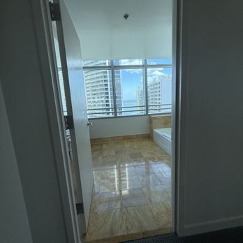 Hotel AKA Brickell - Bathroom - Hotels Near Me - Miami, Florida