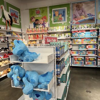 Toys R Us - Toy Stores Near Me - East Rutherford, New Jersey Toys R Us - Toy Stores Near Me - East Rutherford, New Jersey