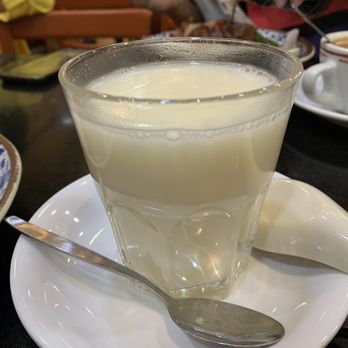 強記飯店 - Almond drink - Cantonese Near Me - Hong Kong, HK