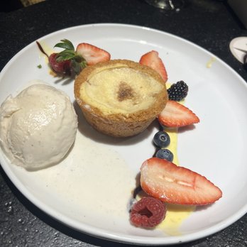 Arrowhead Grill - Butter cake *chefs kiss* - Seafood Near Me - Glendale, Arizona