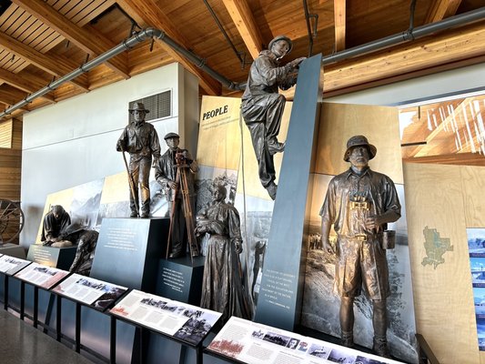 Craig Thomas Discovery and Visitor Center by null