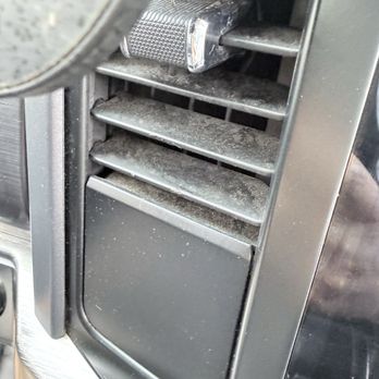 Finn's Auto Detailing - Dirty air vent after detailing - Auto Detailing Near Me Finn's Auto Detailing - Dirty air vent after detailing - Auto Detailing Near Me