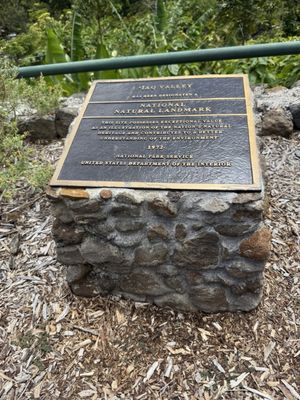 ʻĪao Valley State Monument by null