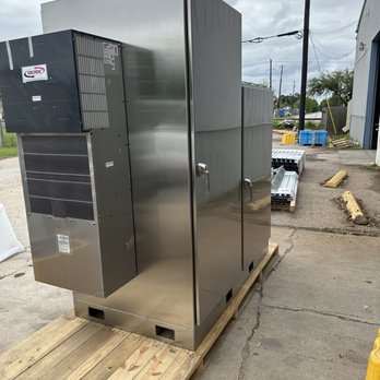 Metal Craft - Nema 4x 316 stainless steel enclosure with AC unit - Metal Fabricators Near Me - Houston, Texas Metal Craft - Nema 4x 316 stainless steel enclosure with AC unit - Metal Fabricators Near Me - Houston, Texas