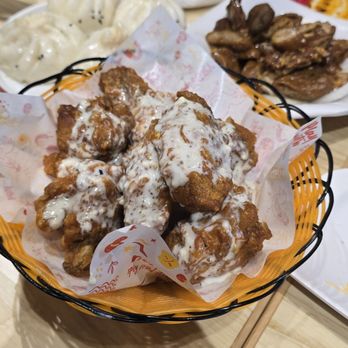 Mom’s Pan Fried Bun - Black truffle cream chicken wings $6.99 6pcs - Dumplings Near Me - Toronto, Ontario Mom’s Pan Fried Bun - Black truffle cream chicken wings $6.99 6pcs - Dumplings Near Me - Toronto, Ontario