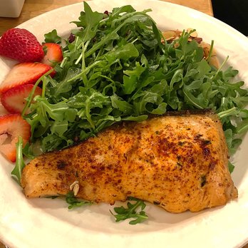 Liliha Bakery - Slamon Arugula Salad - Breakfast & Brunch Near Me - Honolulu, Hawaii