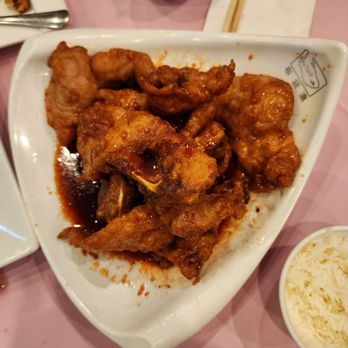 Good Luck Kitchen 粤唯鮮 - Peking pork chop - Cantonese Near Me - Flushing, New York