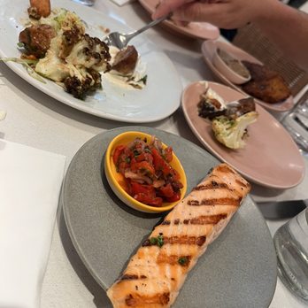 Ottolenghi Notting Hill - Bakeries Near Me - London, XGL