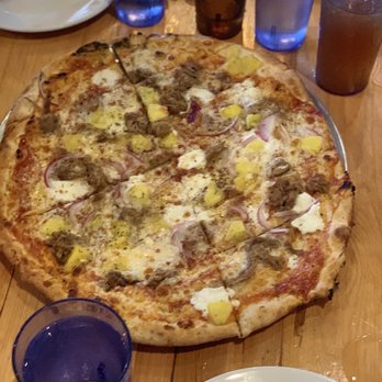 Flatbread Company - Ham and pineapple - Pizza Near Me - Paia, Hawaii