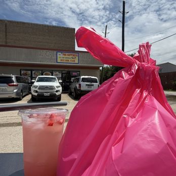 Phở Happiness - Pink lemonade/outside - Vietnamese Near Me - Houston, Texas