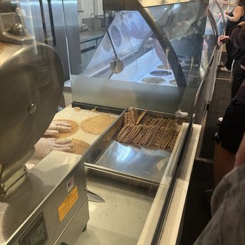 Jeni's Splendid Ice Creams - Buttercrisp Waffle Cones and Wedges - Ice Cream & Frozen Yogurt Near Me - Chicago, Illinois