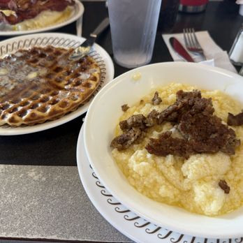 Waffle House - Grits and sausage - Breakfast & Brunch Near Me - Harvey, Louisiana Waffle House - Grits and sausage - Breakfast & Brunch Near Me - Harvey, Louisiana