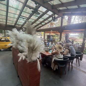 Cafe on 27 - Dining Area Inside - Breakfast & Brunch Near Me - Topanga, California Cafe on 27 - Dining Area Inside - Breakfast & Brunch Near Me - Topanga, California