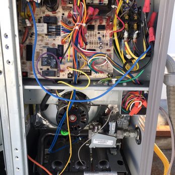 Laguna HVAC Repair - Commercial package unit inside - Heating & Air Conditioning/HVAC Near Me Laguna HVAC Repair - Commercial package unit inside - Heating & Air Conditioning/HVAC Near Me