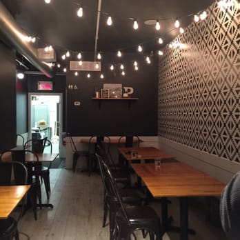 Pizzeria Bros - The back end if the sitting area - Pizza Near Me - Montreal, Quebec