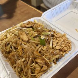Thai & Chinese Food To Go - Pad Thai and General Tao Chicken
