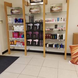 Perfumania - Haircare, nail polish, perfume trays, men's deodorant