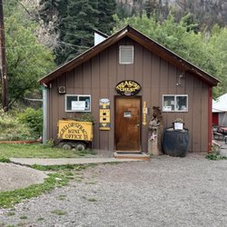 Bachelor Syracuse Mine Tour - Mine store, check-in point.
