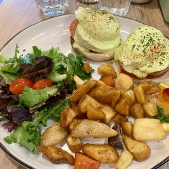 Taste & Glory - Classic Benedict - Breakfast & Brunch Near Me - San Mateo, California Taste & Glory - Classic Benedict - Breakfast & Brunch Near Me - San Mateo, California