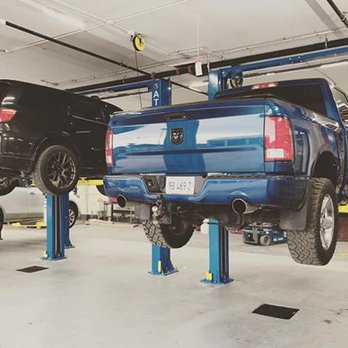 Red's Garage - Auto Repair Near Me - North Aurora, Illinois