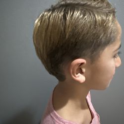 Moose's Barbershop and Shave - Haircut