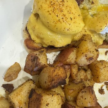 Eggs Up Grill - Eggs, Benedict - Breakfast & Brunch Near Me - Myrtle Beach, South Carolina
