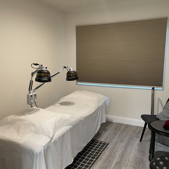 Orange County Acupuncture and Herbs - Treatment room - Acupuncture Near Me - Fullerton, California Orange County Acupuncture and Herbs - Treatment room - Acupuncture Near Me - Fullerton, California