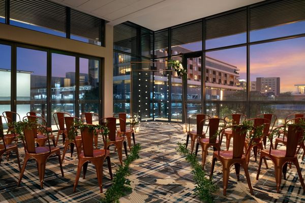 The Jacquard, Autograph Collection by null