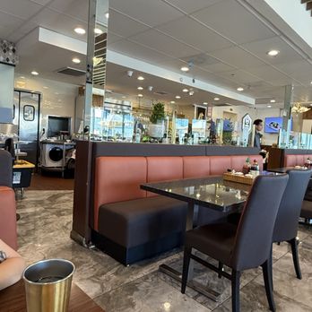 Golden Delight #1 - Dining room - Vietnamese Near Me - Rosemead, California Golden Delight #1 - Dining room - Vietnamese Near Me - Rosemead, California