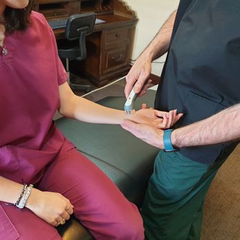 Schroeppel Chiropractic - Physiotherapy: Therapeutic Ultrasound (close-up) - Chiropractors Near Me - Lindon, Utah