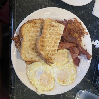 Elios Family Restaurant - American Near Me - San Leandro, California Elios Family Restaurant - American Near Me - San Leandro, California