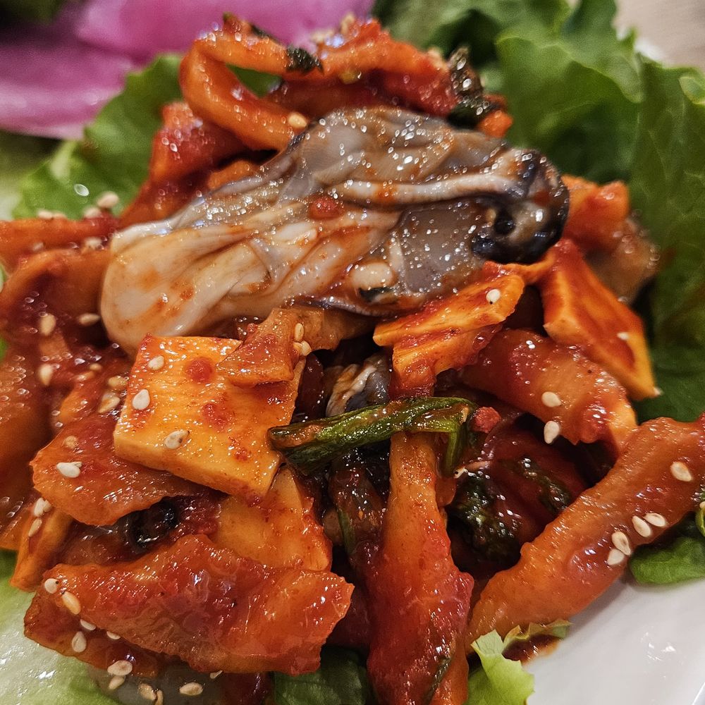 Damee Korean Restaurant - Big Oysters that came with our Bossam! - Korean Near Me - Buena Park, California