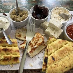 Ola Kala - The halloumi pita platter is a delightful variety of flavors!