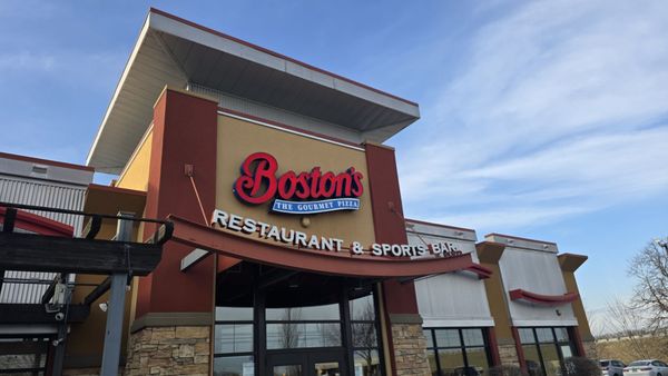 Boston's Pizza Restaurant & Sports Bar by null