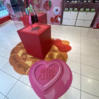 Hello Kitty Pop-Up in NYC - Pop-up Shops Near Me - New York, New York
