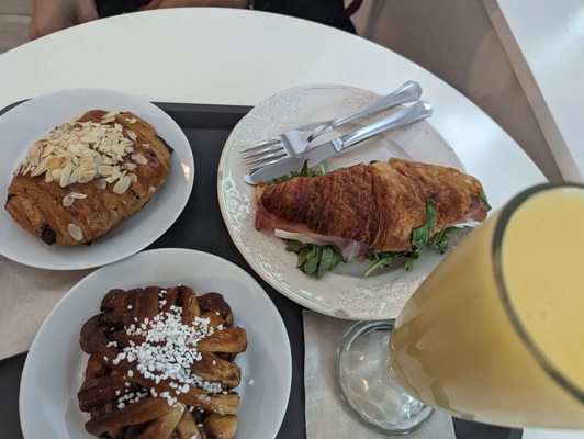 Manso's Cafe by null